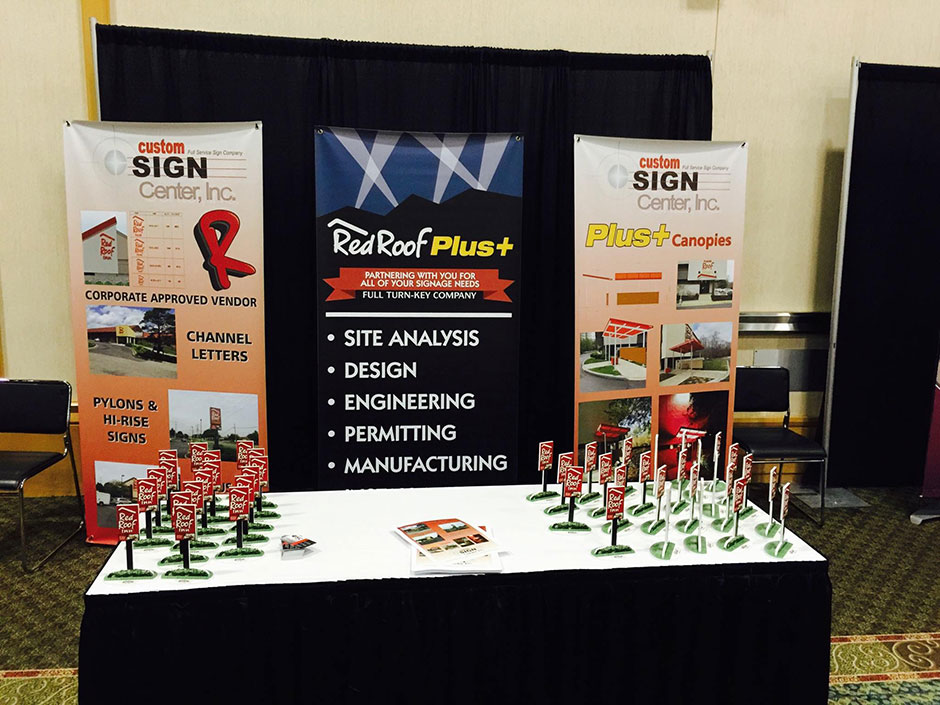 Red Roof Inn Signage 2015 Convention